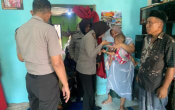 Polres Pasuruan Takziah dan Berikan santunan untuk Korban Laka di Perlintasan Kereta