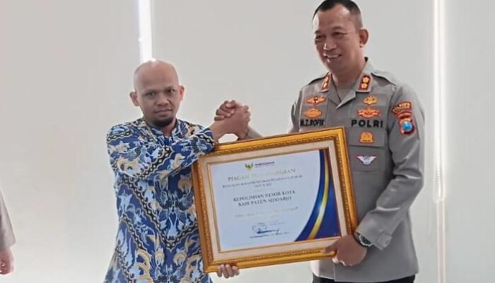 Polresta Sidoarjo Raih Penghargaan Pelayanan Sangat Baik dari Ombudsman RI
