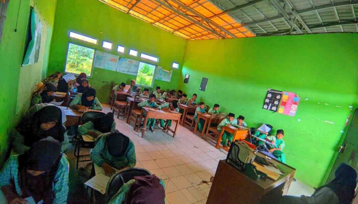 Hari Ketiga Tes Kemampuan Akademik (TKA) Madrasah MI Nurul Ikhwan Angkatan IX Berlangsung Lancar, Siswa Optimis Raih Nilai Terbaik.