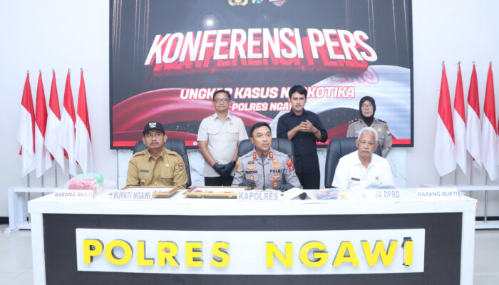 Polres Ngawi Amankan 2 Tersangka Pengedar Narkoba 223,842 gram Sabu Disita