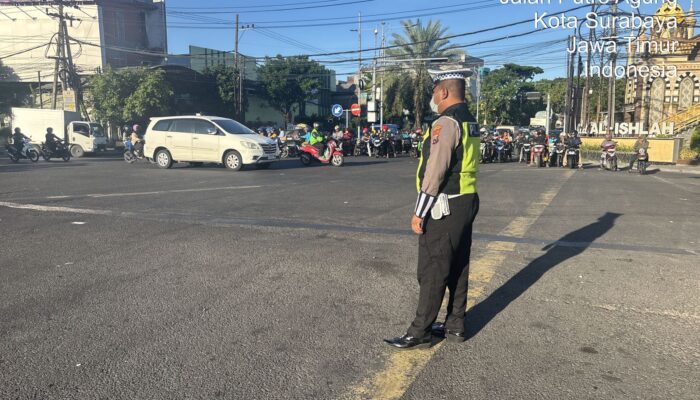 Polsek Tambaksari 1202 Gelar Pos Akhir di Kedung Cowek, Mengantisipasi Cegah Macet dan Kejahatan Jalanan 3C