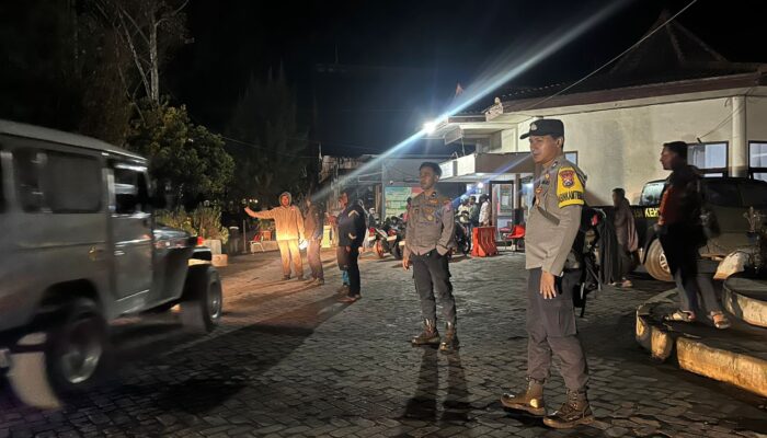 Long Weekend_ : Polres Probolinggo Pertebal Pengamanan di Kawasan Wisata Bromo