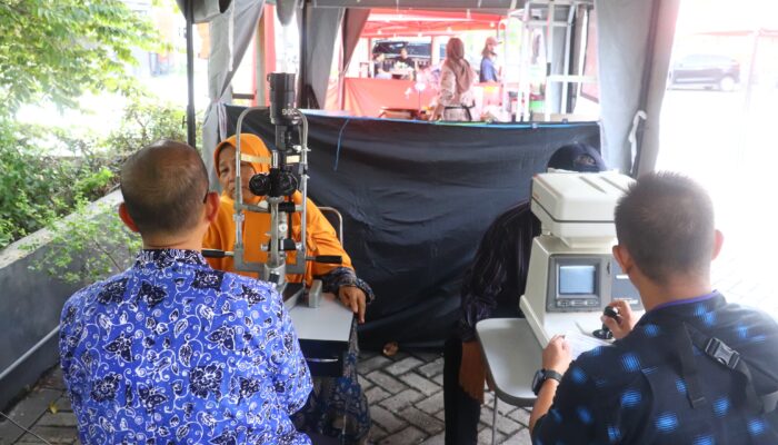 Surabaya Eye Clinic Gelar Pemeriksaan Mata Gratis Bersama AWS dalam Rangka HJKS ke-733