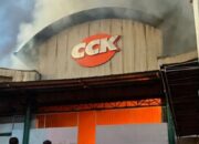 Kebakaran Hebat Landa PT Adilmart di Kawasan Cikupa Mas, Hampir Seluruh Bangunan Hangus