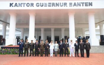 Komandan Grup 1 Kopassus Membacakan Pembukaan UUD 1945 pada Upacara Hari Lahir Pancasila di KP3B Banten
