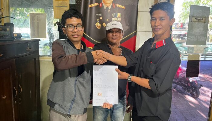 M Agus Orang Tua Pengendara Memberikan Uang 1Juta Untuk Ganti Rugi Perbaikan Motor Korban