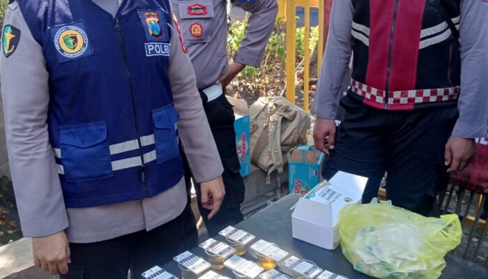 Razia Besar di Pelabuhan Tanjung Perak Lima Sopir Truk Terindikasi Narkoba Dan Enam Slop Rokok Ilegal Diamankan