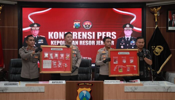 Polres Jember Ungkap Kasus Narkoba Amankan 30 Tersangka dan Ratusan Gram Sabu