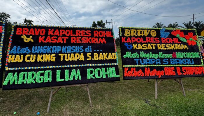 POLRES ROKAN HILIR TERIMA PULUHAN KARANGAN BUNGA APRESIASI DARI MASYARAKAT TIONGHOA ATAS KEBERHASILAN UNGKAP KASUS PENCURIAN HIOLO