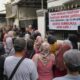 Puluhan Korban Minyak Goreng Geruduk Rumah Pelaku di Mekarsari Depok