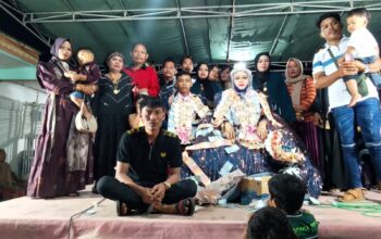 Resepsi Pernikahan Fariz Dan Farida Penuh Kebahagiaan Dan Kehangatan