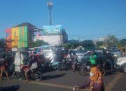TL Jalan Kedung Cowek Padam, Arus Lalu Lintas Semrawut, Warga Soroti Lambannya Respons Petugasnya 