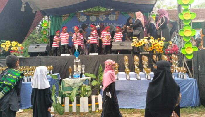 Ikhtifalan dan Kenaikan Kelas TPQ, MDT, SDIT Raidhah dan TK Al-Kahfi Tahun Ajaran 2025-2026, Cetak Generasi Qurani Siap Hadapi Masa Depan