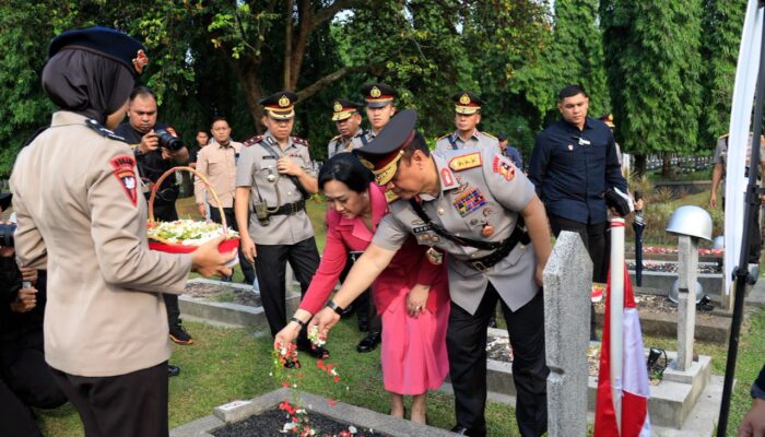 Polri Gelar Ziarah dan Tabur Bunga Jelang Hari Bhayangkara ke-80