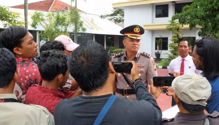Polres Nganjuk Amankan Dua Tersangka Pengedar Narkoba Lintas Daerah dan 210,03 gram Sabu