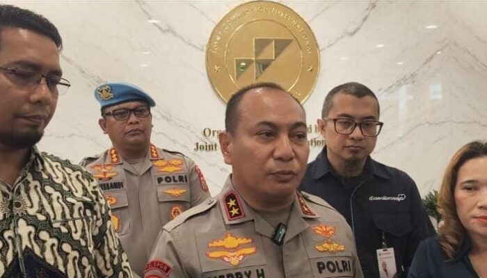 Kapolda Riau Jenguk Mahasiswa Korban Insiden Demo dan Berjanji Akan Usut Tuntas Siapa Pelakunya