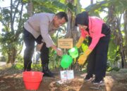 Peduli Lingkungan, Polres Probolinggo Tanam Puluhan Pohon Kado Hari Bhayangkara ke – 80