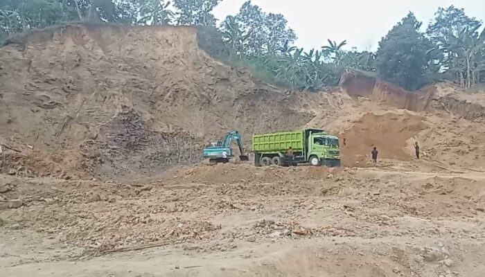 Tambang Galian C Ilegal di Cigudeg Bogor Beroperasi Sembunyi – Sembunyi, Warga Resah Lingkungan Rusak