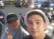 Aldi Taher Bantu Jualan Tahu Bulat dan Otak-Otak, Warga Antusias Berburu Berfoto Bersama
