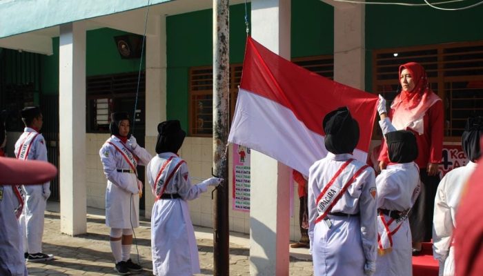 Bendera Merah Putih Berkibar di SMP Taman Belajar, Teguhkan Semangat HUT RI KE-81