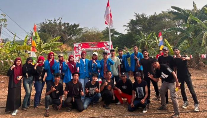 HUT RI ke-81 Jadi Momen Berkesan, Mahasiswa KKN IAIASA Berbaur Bersama Warga Desa Merak