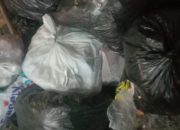 Sampah Menumpuk Di Rumah Jalan Kenjeran Warga Tuntut Copot RT Kapas Madya 