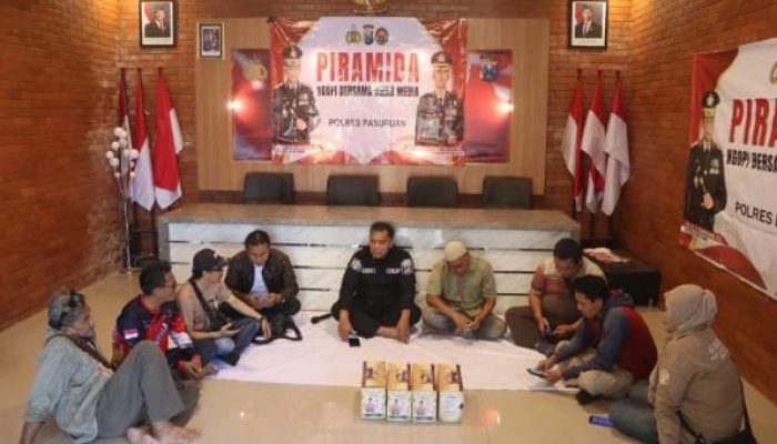 Ngopi Bareng Media, Polres Pasuruan Perkuat Komunikasi dan Keterbukaan Informasi
