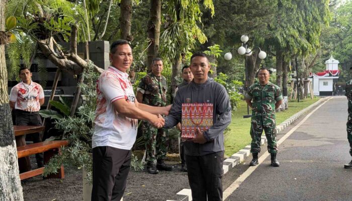 Pangdam III/Siliwangi Lepas Kontingen Karate Kodam III/Siliwangi untuk Berlaga di Kejuaraan Karate Piala Panglima TNI 2026