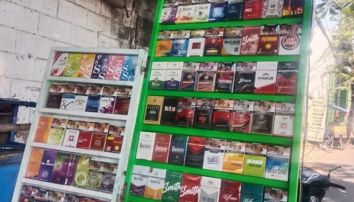 Diduga Rokok Ilegal di Jual Bebas di Jl. Kenjeran Rangka Surabaya