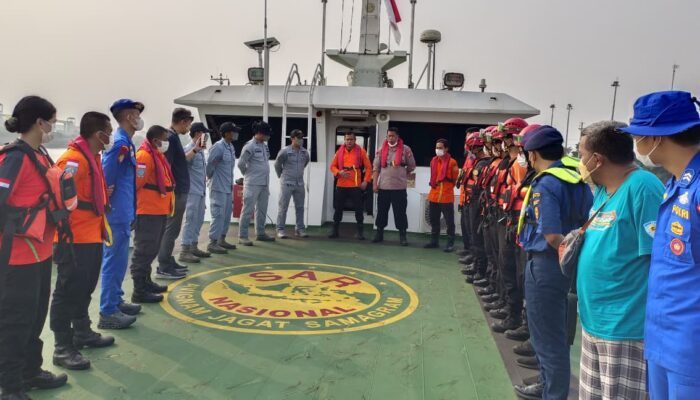 Hari Ketiga, KP Sanjaya-7017 Polri dan KN SAR Tetuka Terus Sisir Perairan Selat Sunda