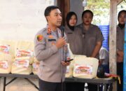Atasi Kekeringan, Polres Ngawi Bangun Sumur Bor Presisi dan Bagikan Bansos di Kasreman