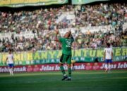 Alex Martins Hancurkan PSIM di Menit 81, Persebaya Menang Dramatis di GBT