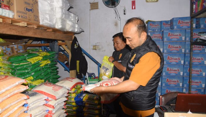 Satgas Pangan Polres Bondowoso Pastikan Harga Beras di Pasar Induk Sesuai HET