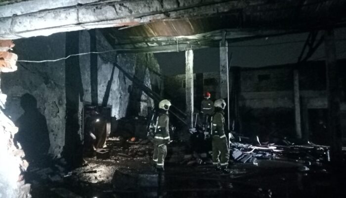 Tempat Penggorengan Krupuk di Jl. Bulak Rukem Gang Perjuangan di Lalap Si Jago Merah