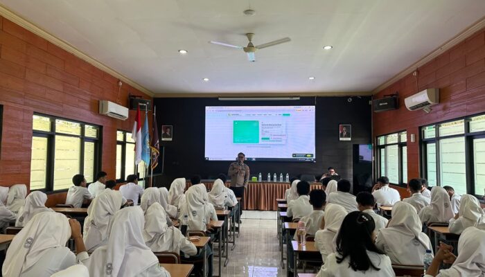 Kenalkan Teknologi AI, Polres Pasuruan Edukasi Ratusan Pelajar SMAN 1 Purwosari
