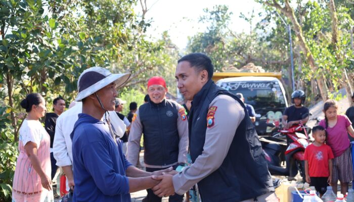 Terapkan Ecology Policing, Patroli Gentong Polres Trenggalek Kembali Salurkan Bantuan Air Bersih
