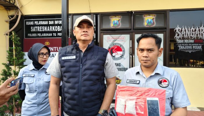 Polres Pelabuhan Tanjung Perak Amankan Tersangka Kurir bawa 100,72 gram Sabu