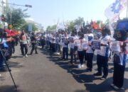 Demo Buruh FSPMI Jatim, Massa Kawal Tuntutan Perlindungan Ketenagakerjaan