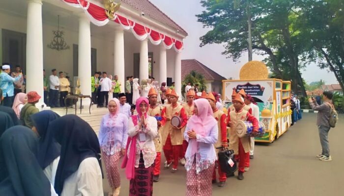Meriahkan Panjang Mulud Provinsi Banten, Divisi Ekraf & UMKM PWDMI Banten Turun Langsung Jadi Panitia Sekaligus Peserta Karnaval