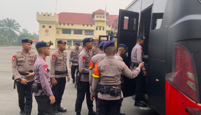 Polri Terus Perkuat Penanganan Karhutla, Tambahan Personel Brimob Dikirim dari Luar Daerah