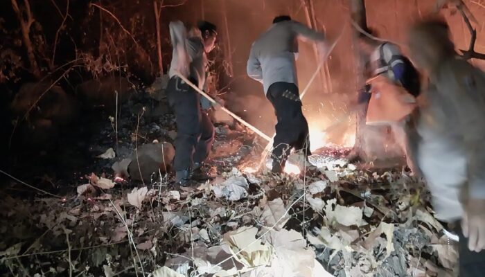Gerak Cepat Jajaran Polres Ponorogo dan Tim Gabungan Berhasil Kendalikan Karhutla di Pohgading