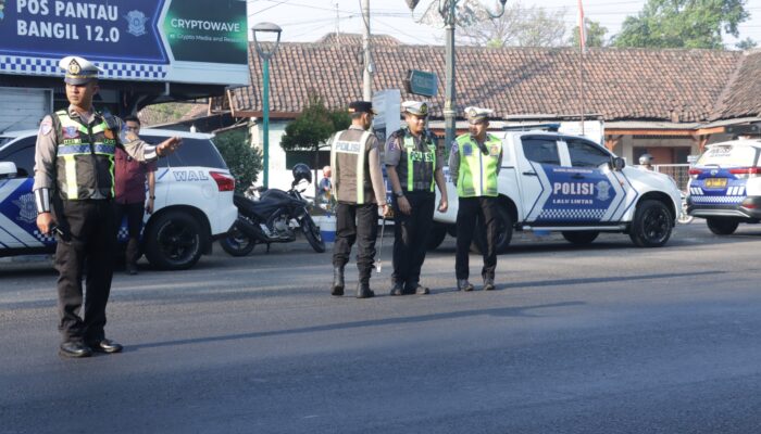 Kapolres Pasuruan Turun Langsung Pantau Pelayanan Lalu Lintas, Wujudkan Kehadiran Polisi di Tengah Masyarakat