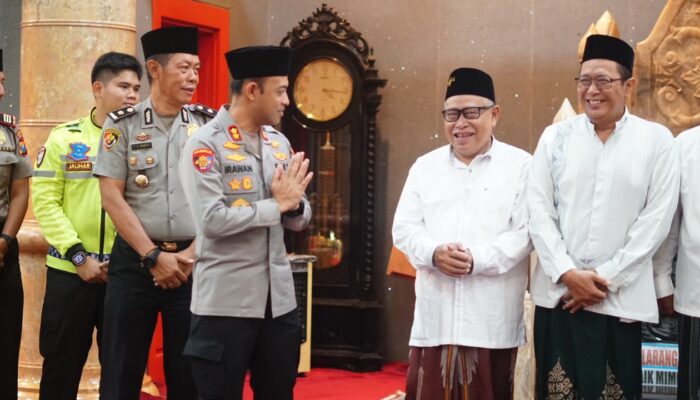 Kapolres Pasuruan Ajak Warga Jaga Kamtibmas Lewat Subuh Keliling di Masjid Cheng Hoo
